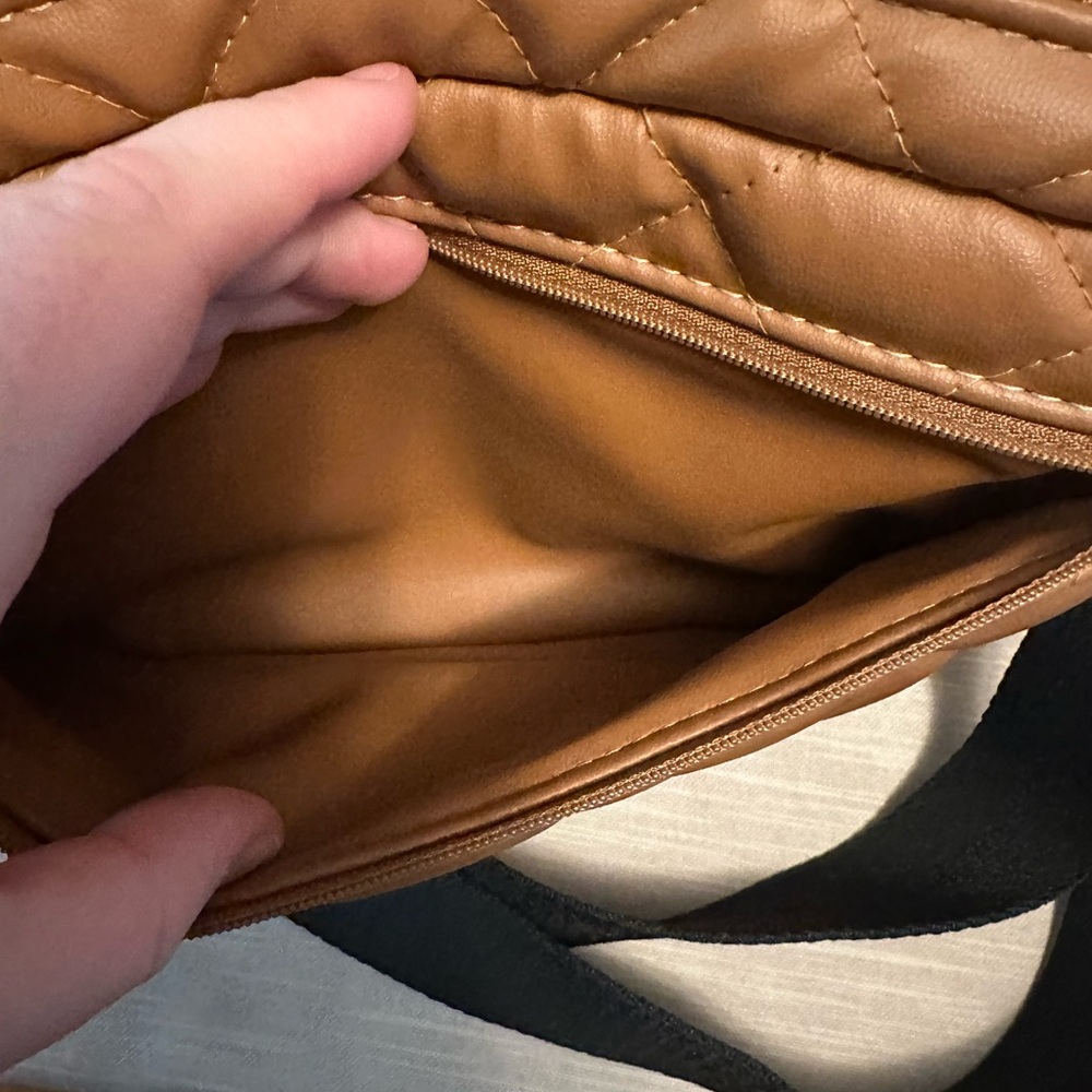 Makeup Junkie Quilted Brown Uptown Bag - Picture 4 of 8